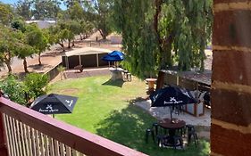 Yealering Hotel